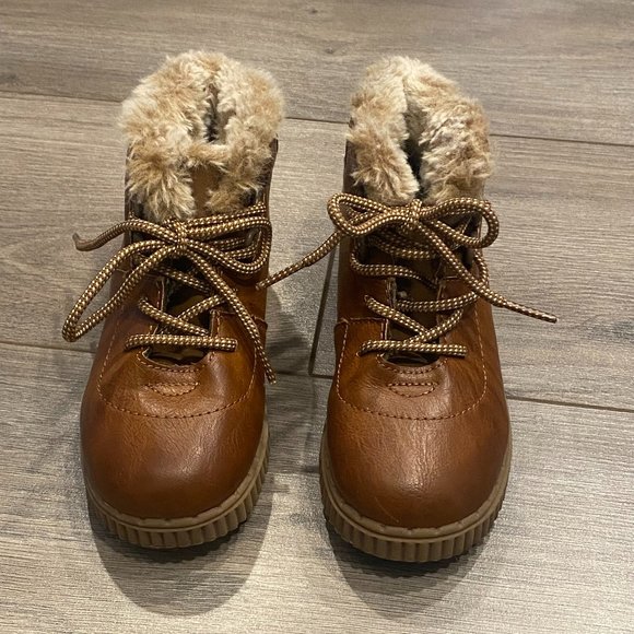OshKosh B'gosh Boys Haskell Boots - Picture 1 of 7
